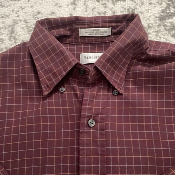 Men’s VanHeusen Button Up - Picture 4 of 4